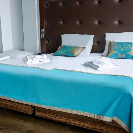 Hotel Opera Tarnowskie Góry Kültér fotó
