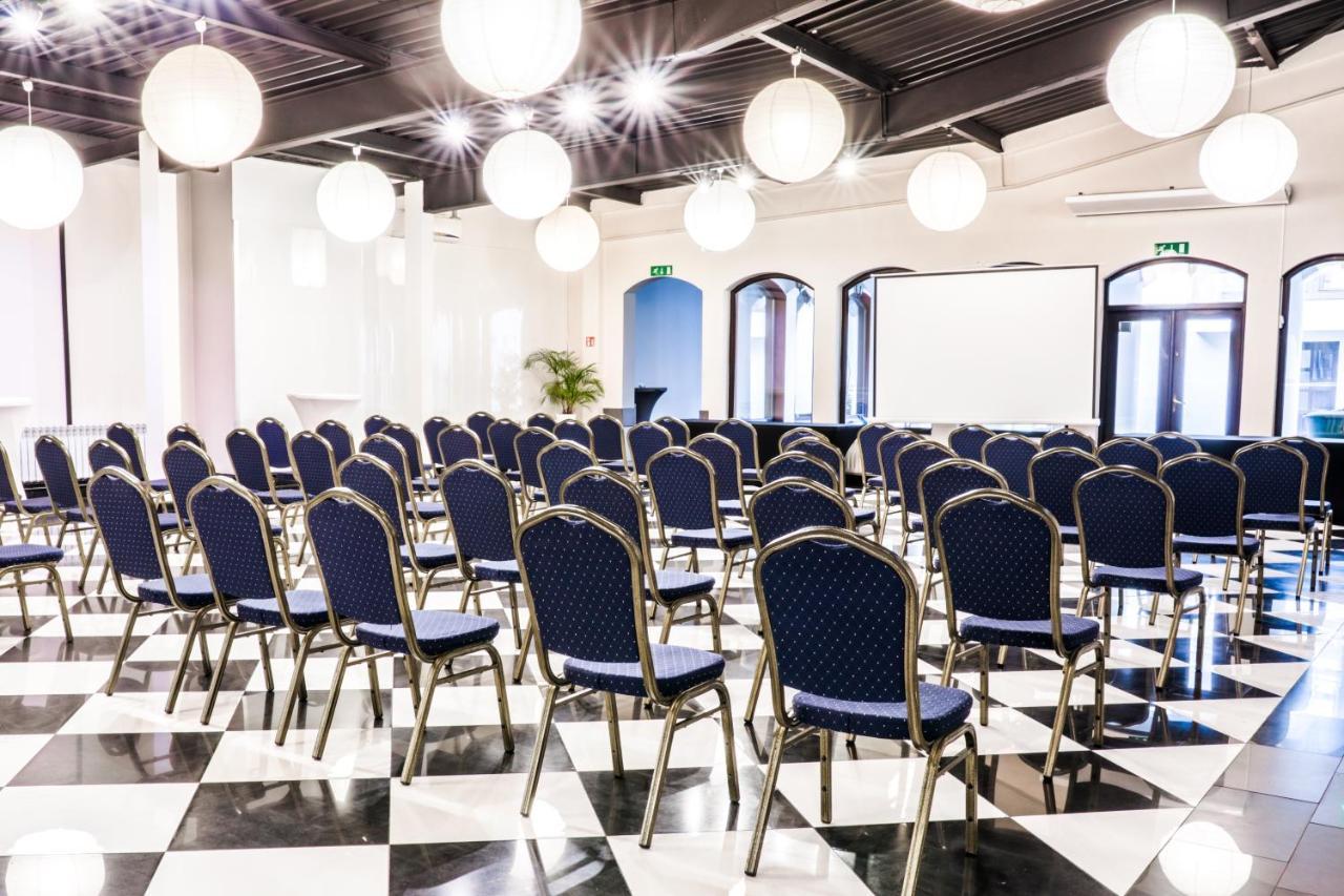 Hotel Opera Tarnowskie Góry Kültér fotó