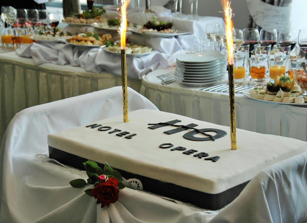 Hotel Opera Tarnowskie Góry Kültér fotó