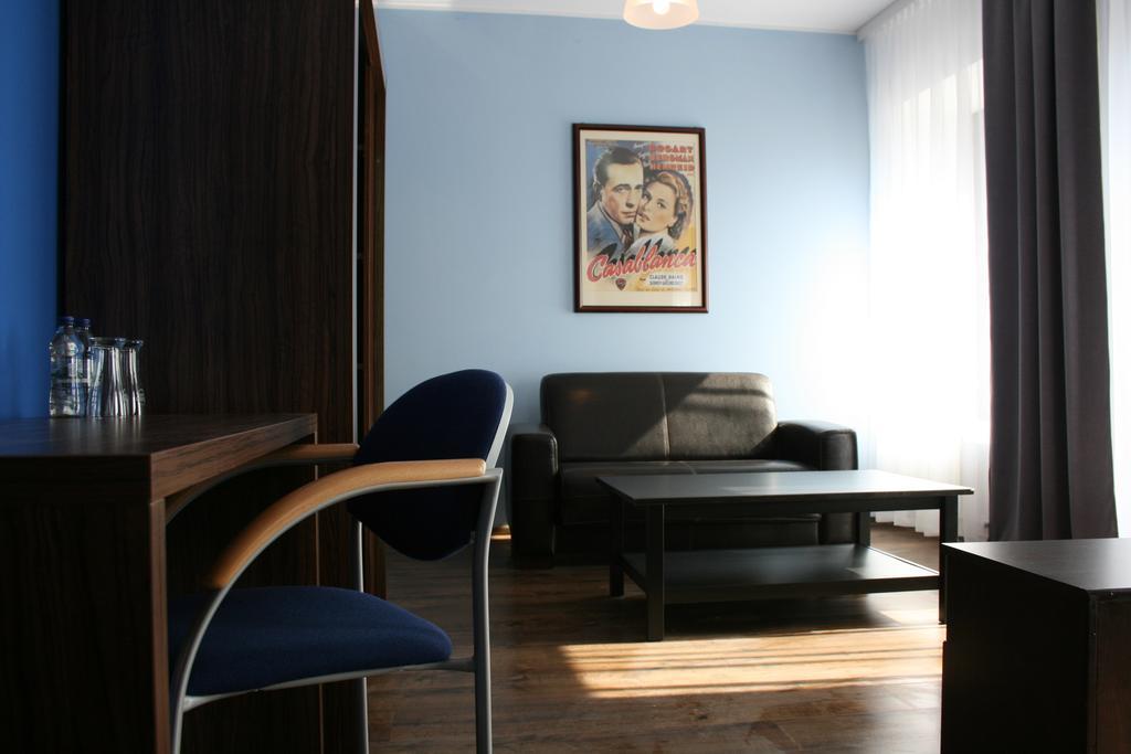 Hotel Opera Tarnowskie Góry Szoba fotó