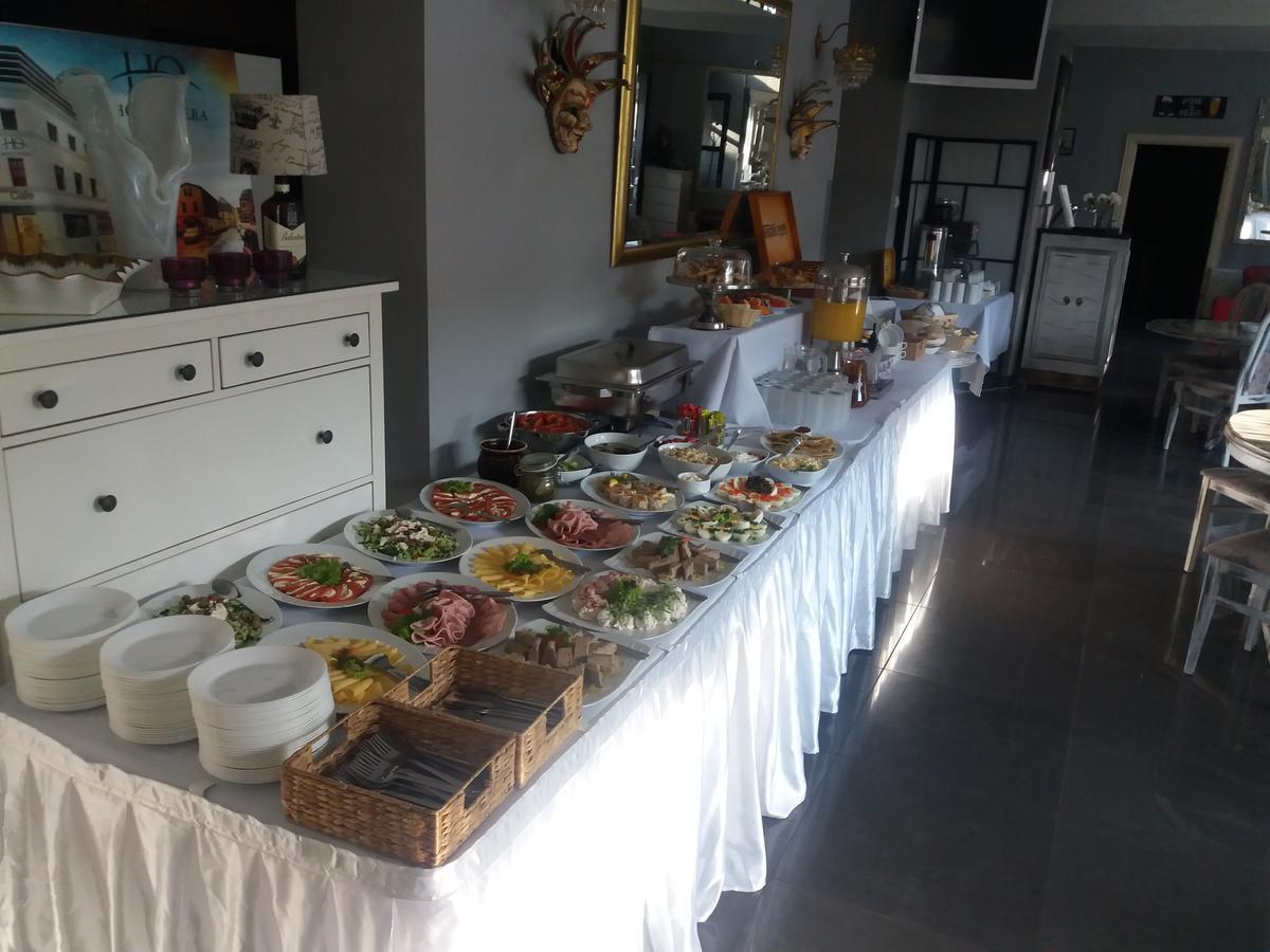 Hotel Opera Tarnowskie Góry Kültér fotó