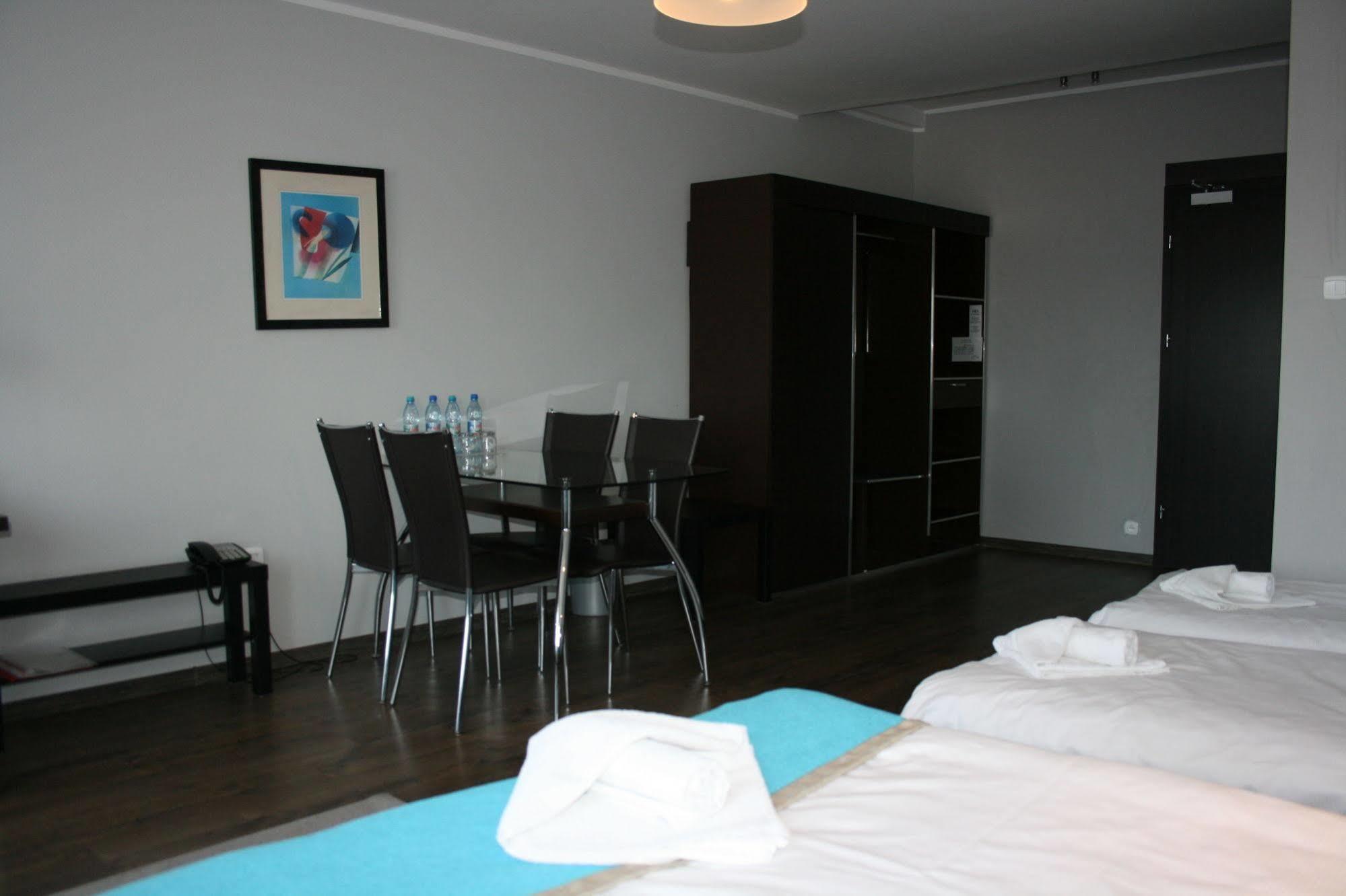 Hotel Opera Tarnowskie Góry Kültér fotó